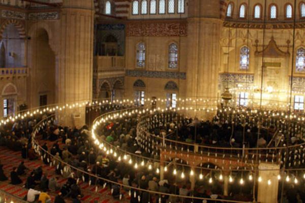 Diyanet, haksız kazanca karşı hutbe yoluyla uyardı