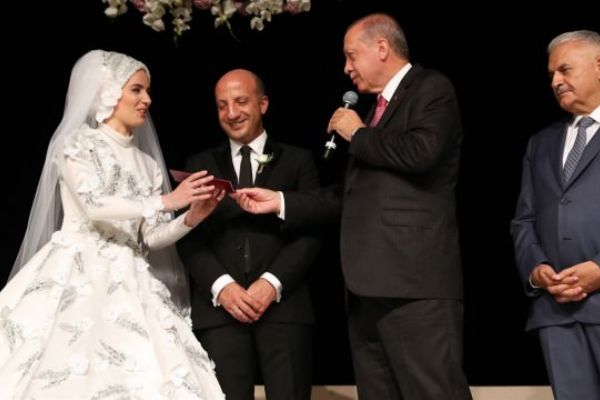 Erdoğan İstanbul'da nikah şahidi oldu