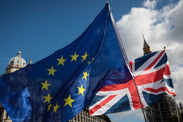AB ve İngiltere arasında Brexit krizi