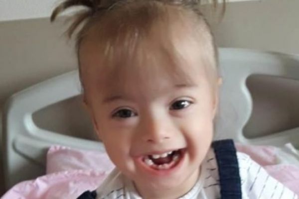 Afra bebek yaşama tutunmak için ilik bekliyor