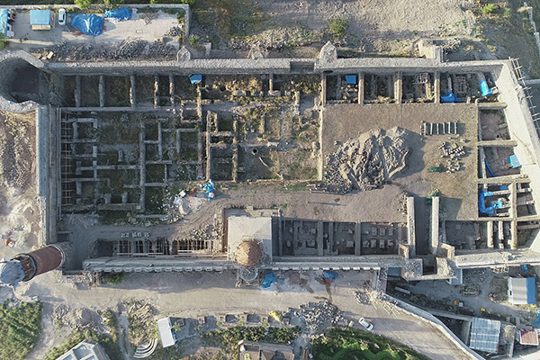 Tarihi Erzurum Kalesi'nde 150 yıllık patlamamış fünyeler bulundu