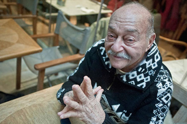 Ünlü yönetmen ve senarist Aram Gülyüz hayatını kaybetti