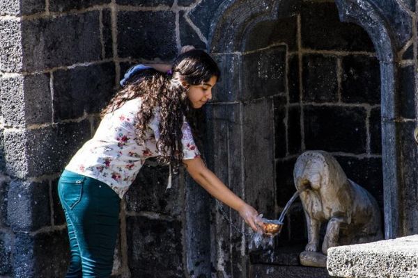Tarihi 'Aslanlı Çeşme'den yeniden su akmaya başladı