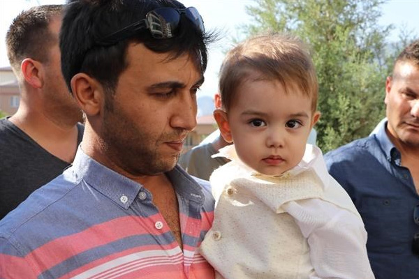 Valinin makam aracı şehit oğlunun sünnet arabası oldu