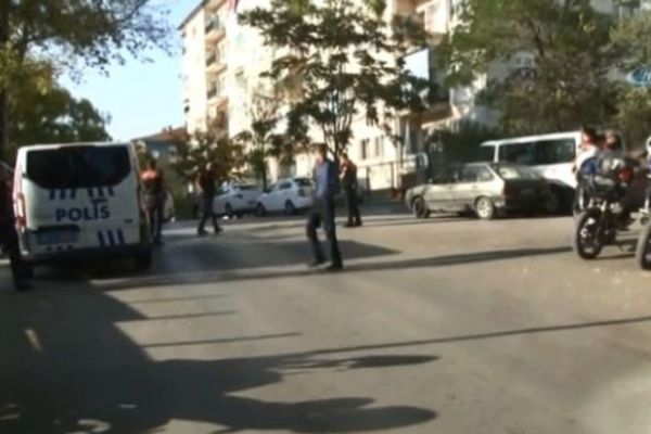 Ankara'da sinir krizi geçiren vatandaş dehşet saçtı