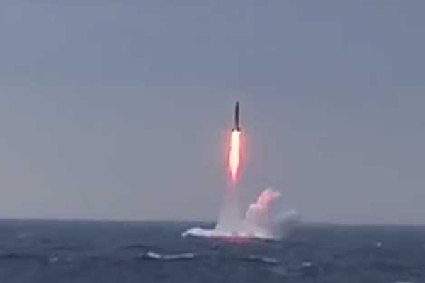 Rusya'dan sıcak sularda tatbikat