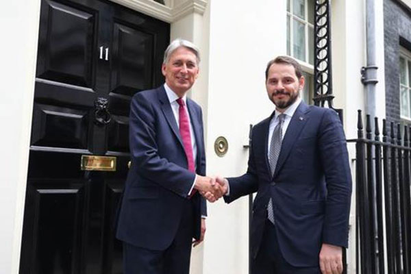 İngiltere’de önemli görüşme