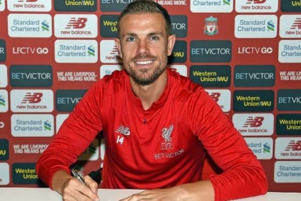 Liverpool'dan Henderson'a yeni sözleşme