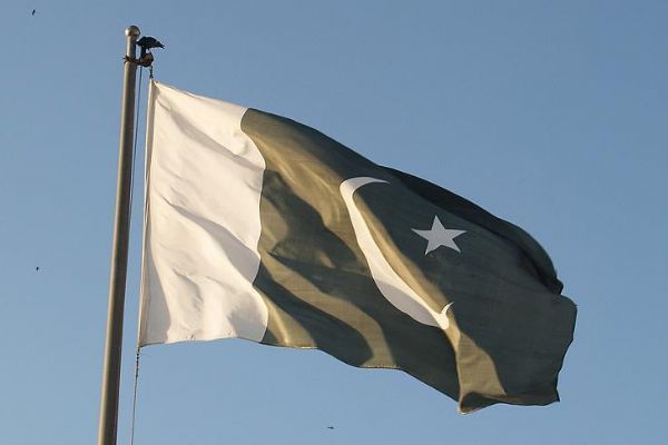 Pakistan'da oy verme işlemi başladı