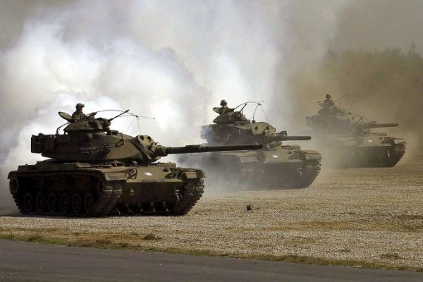 Tanklar İdlib sınırına hareket etti