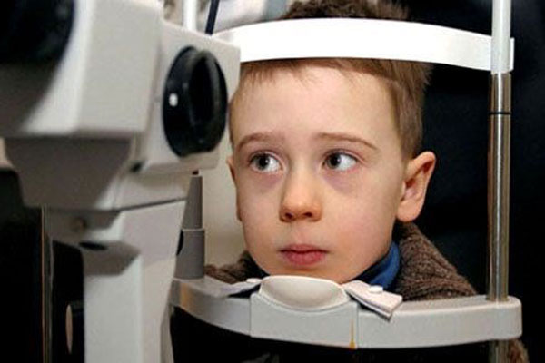 Ebeveynler dikkat! Göz bozukluğu okul başarısını etkiliyor