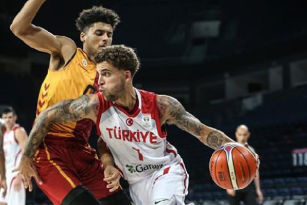 Milliler Galatasaray'ı mağlup etti