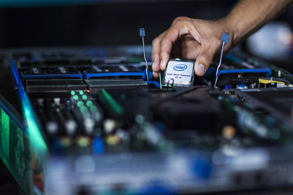 Türk akademisyen İntel'deki güvenlik açığını buldu