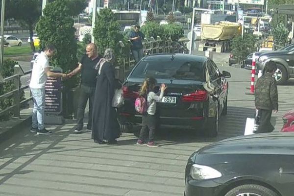 Lüks otelde valeye verdiği 250 bin liralık aracı çalındı