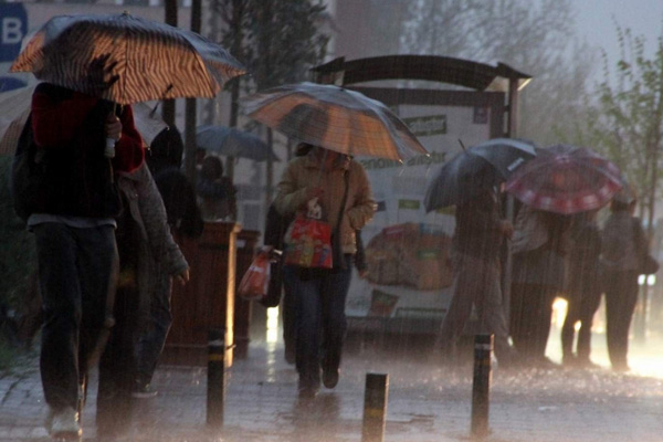 İstanbul yağmura teslim oldu