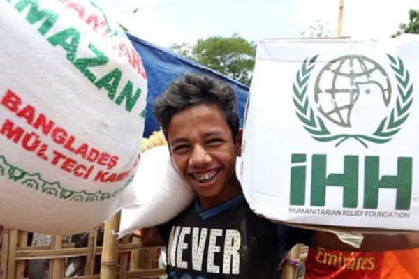 Bir yılda 1 milyonu aşkın Arakanlı’ya yardım