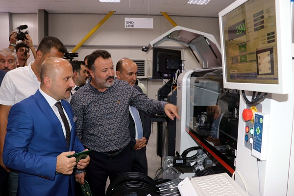 Türkiye'nin ilk yerli LED ekran fabrikası tanıtıldı