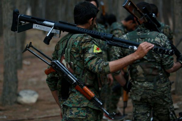 YPG'den Rakka'ya baskın: 150 sivili alıkoydular
