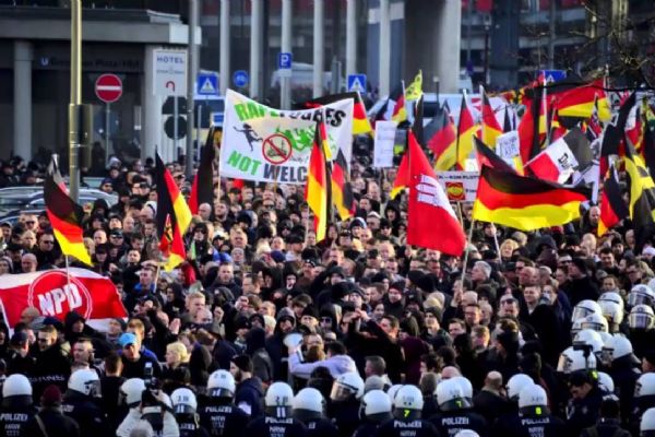 Avrupa'da hızla yükselen ırkçı hareketler