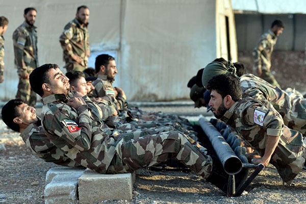 Türkiye'nin eğittiği ÖSO askerleri görüntülendi