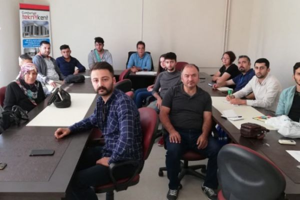 CÜ Teknokent'te girişimcilik kursu