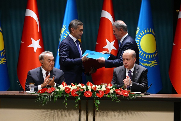 Kazakistan ile 5 anlaşma imzalandı