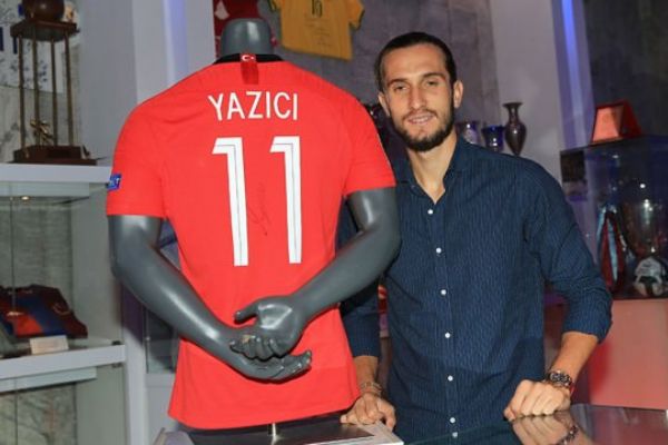 Yusuf Yazıcı'nın forması müzeye konuldu