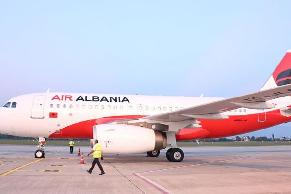 Arnavutluk ilk havayolu şirketi Air Albania'ya kavuştu