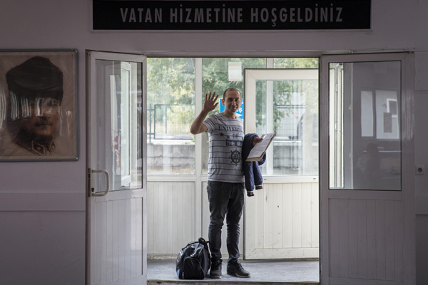 Bedelli askerlik uygulamasının ilk celbi teslim oldu