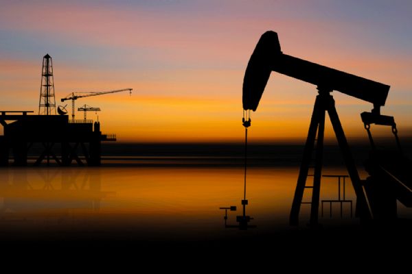 İran'dan Rusya'ya ve Suudi Arabistan'a petrol göndermesi