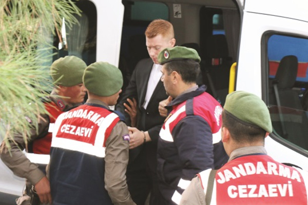 Terör suçundan yargılanan İngiliz Joseph ve sevgilisi için karar verildi