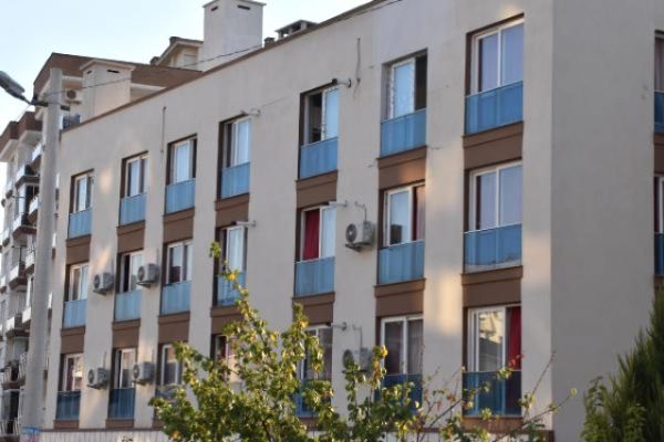 İzmir’de mahalleli sokağa döküldü