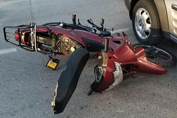 Samsun'da motosiklet kamyonete çarptı: 1 yaralı!