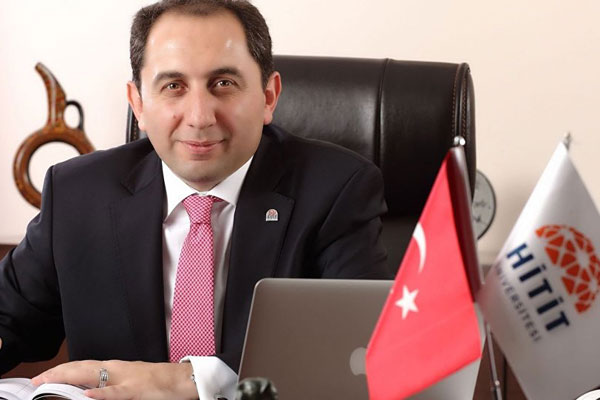 Rektörden aile üniversitesi savunması: 'Evlenmeyin' mi diyeyim?