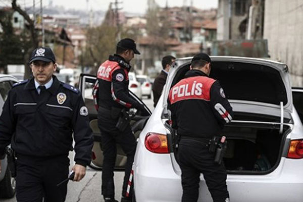 İstanbul'da asayiş uygulaması giriş çıkışlar kapatıldı