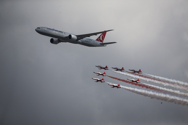 TEKNOFEST'te nefes kesen gösteri