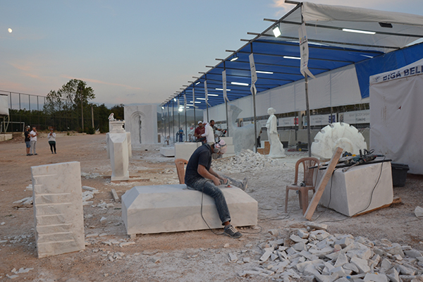 'Biga Uluslararası Taş Heykel Sempozyumu' devam ediyor