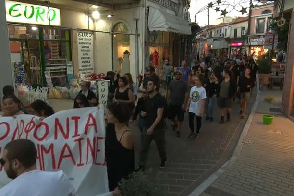 Midilli Adası halkı göçmenler konusunda ikiye ayrıldı
