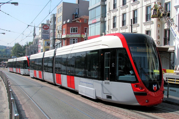 İstanbul’a katenersiz tramvay