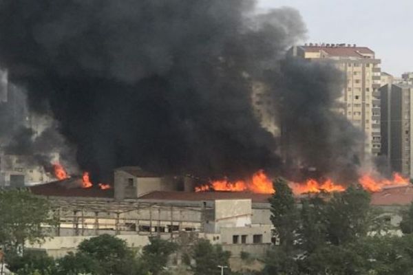 Zeytinburnu'nda yangın