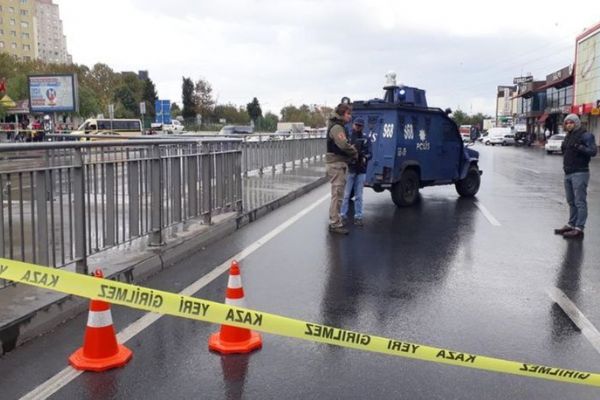 Küçükçekmece’de şüpheli paket alarmı