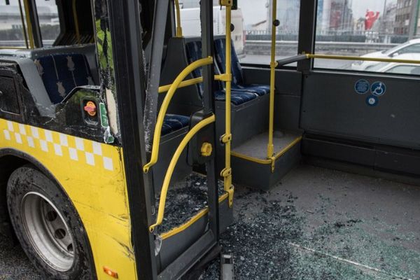 Okmeydanın'da metrobüsler çarpıştı