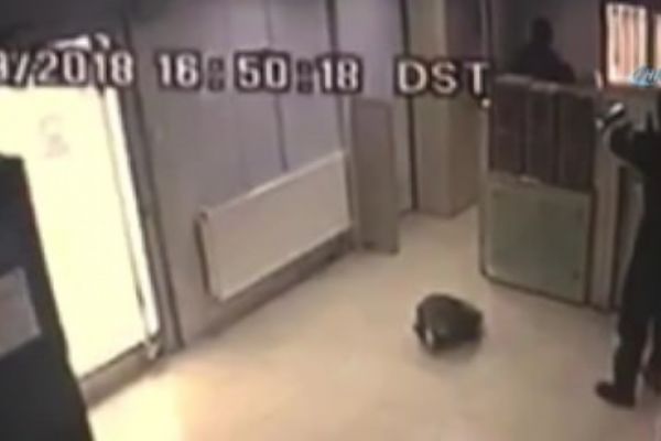 Motosiklet kaskıyla PTT’yi soydu