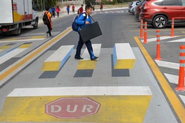 Denizli’de 3 boyutlu yaya geçidi