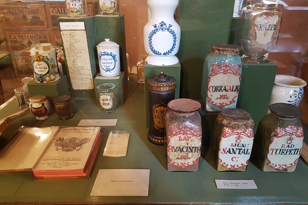 Alternatif Tıp Eczanesi