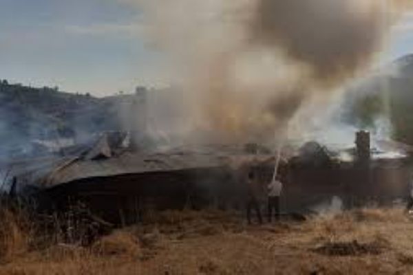 Kemal Kılıçdaroğlu'nun babasının evi  yandı