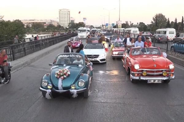 Adana Film Festivalinde 'Sevgi Korteji' düzenlendi