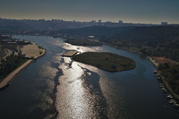 Haliç'te temizlik devam ediyor