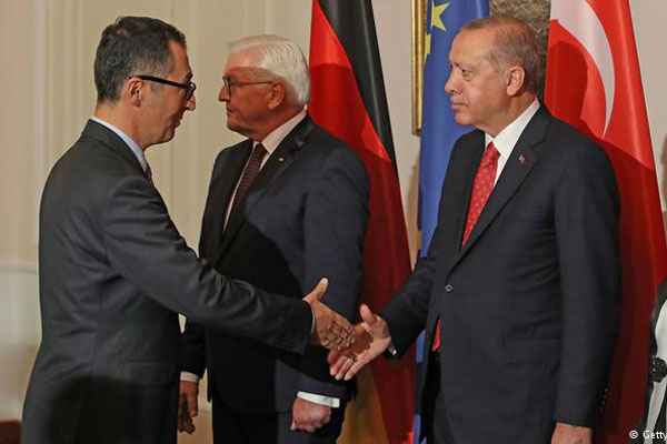 Cem Özdemir: Türkiye’ye baskı artırılsın, Erdoğan bundan anlıyor