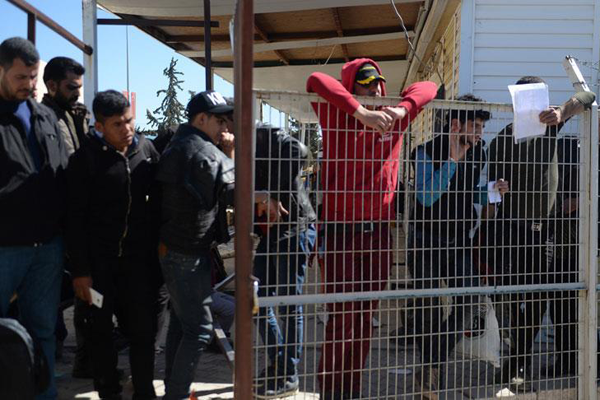 Türkiye’den 639 Suriyeli sınır dışı edildi